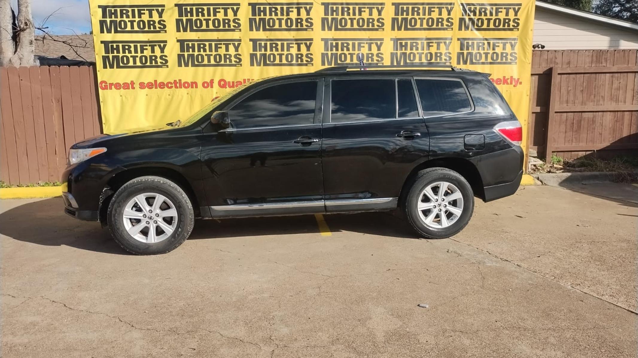 2013 Toyota Highlander Base 2WD V6 (5TDZK3EH4DS) with an 3.5L V6 DOHC 24V engine, 5-Speed Automatic transmission, located at 16710 Clay Rd., Houston, TX, 77084, (281) 859-7900, 29.834864, -95.656166 - Photo #0